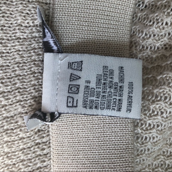 American Rag long sleeves nice design size Medium gray color - Picture 8 of 8